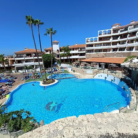 Wonderful With Pool And Wi-fi דירה *