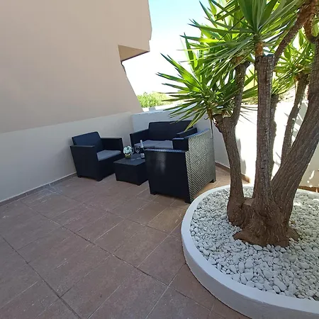 With Heated Pool & Terrace شقة *