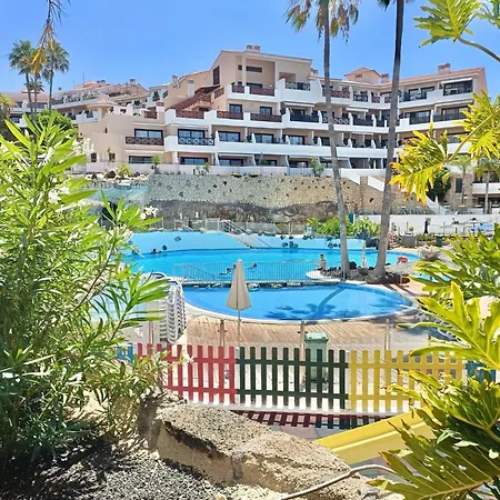 Apartman With Heated Pool & Terrace